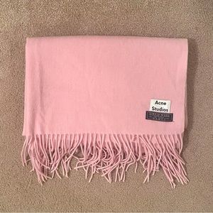 *never worn* ACNE STUDIOS rich wool fringe scarf baby pink